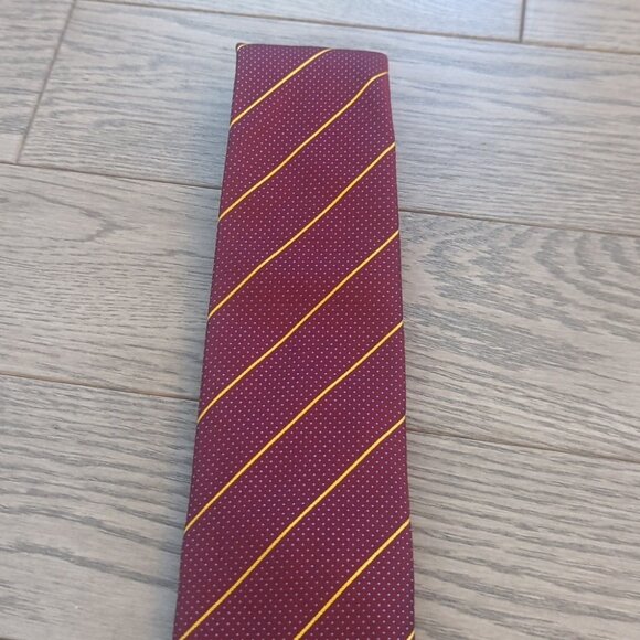 Men's Burberry Elegant Burgundy & Gold Striped Silk Tie - Like New - Picture 2 of 6